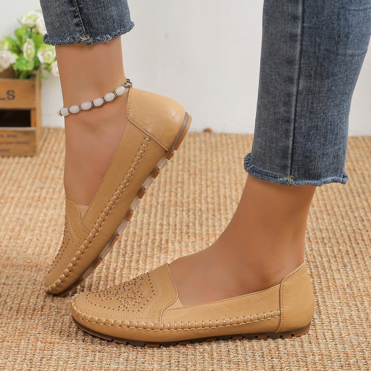 Handmade Stitching Gommino Solid Color Casual Women's Shoes